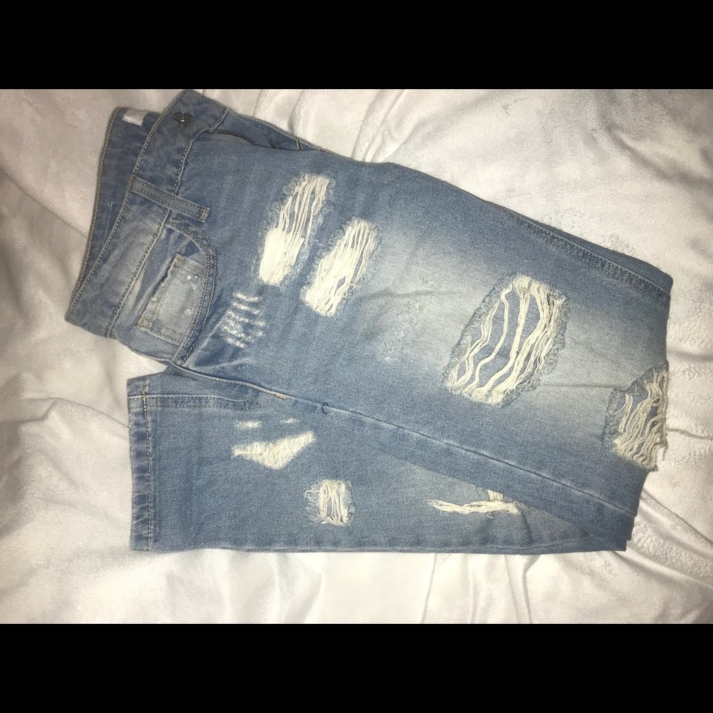 Boyfriend ripped jeans